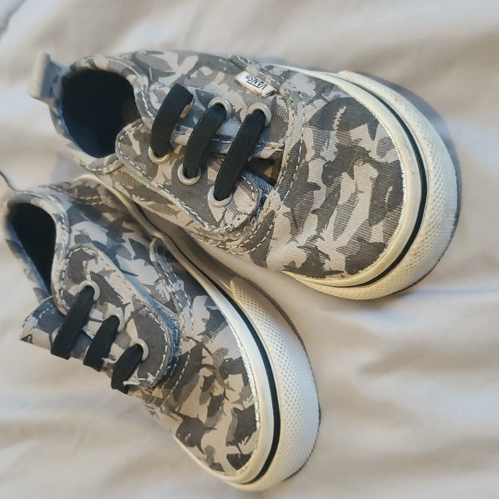 Baby boy vans size 5 grey shark print